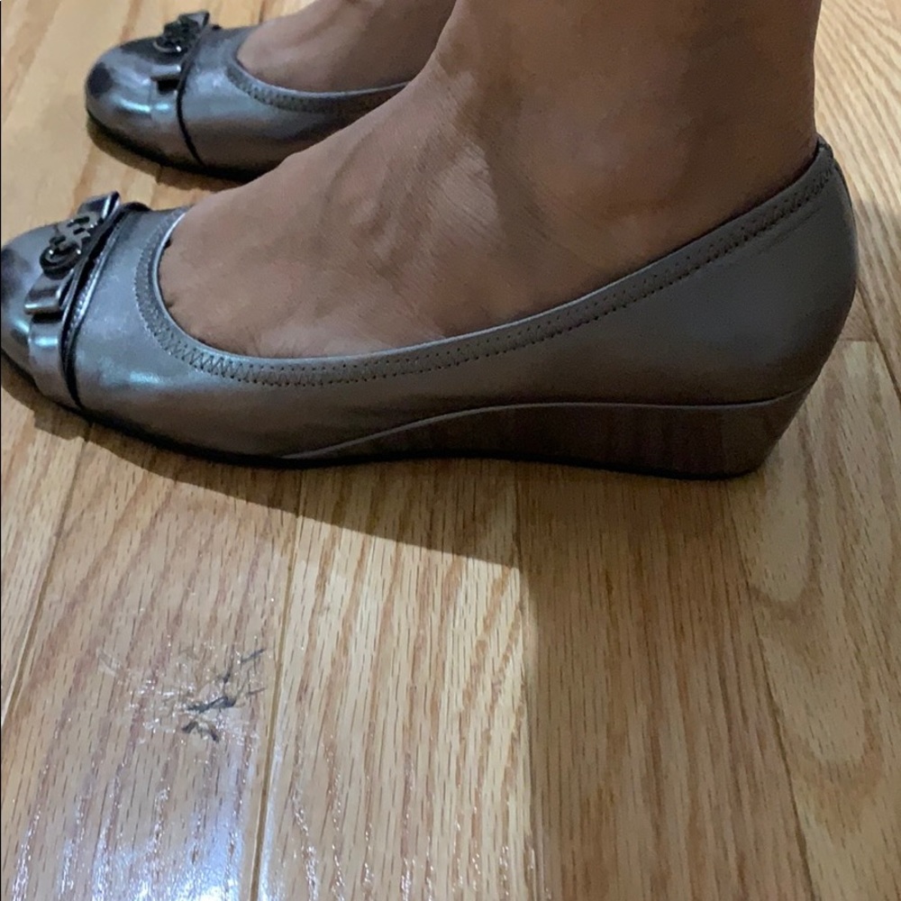 Shoes - Picture 5 of 6